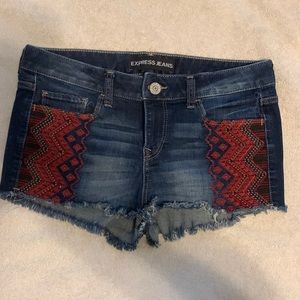 Express cutoff shorts with embroidery sz 6